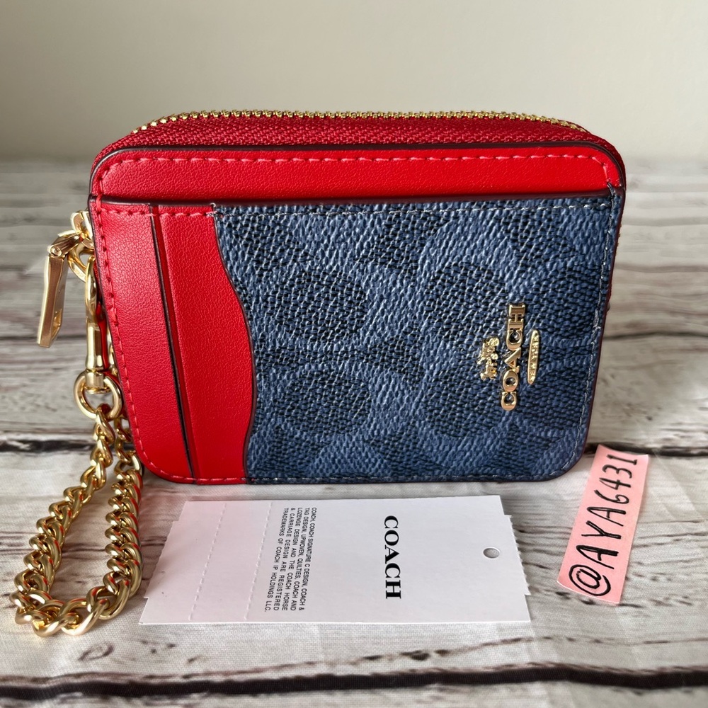 Coach Card Case🎈🎈